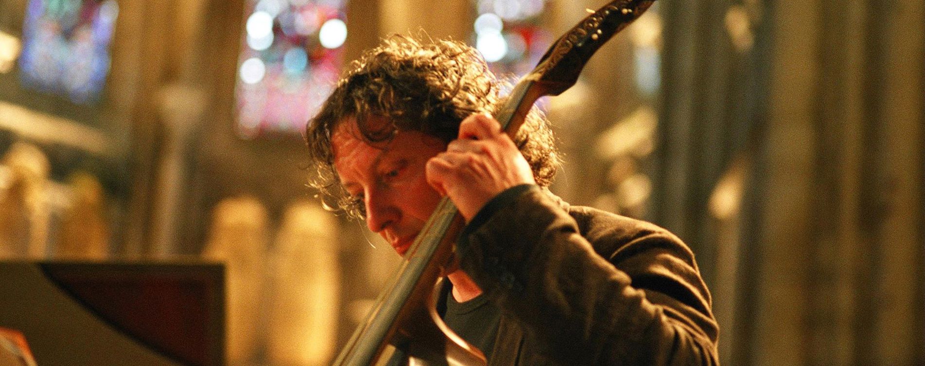 Model.HeaderVisualTitle