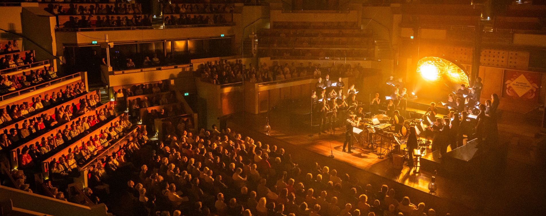 Model.HeaderVisualTitle