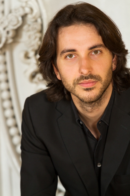 Model.HeaderVisualTitle