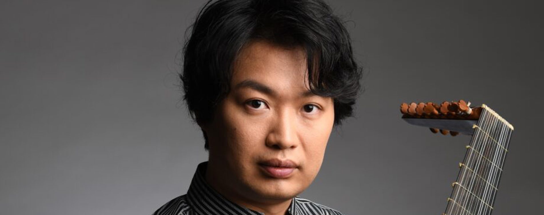 Model.HeaderVisualTitle