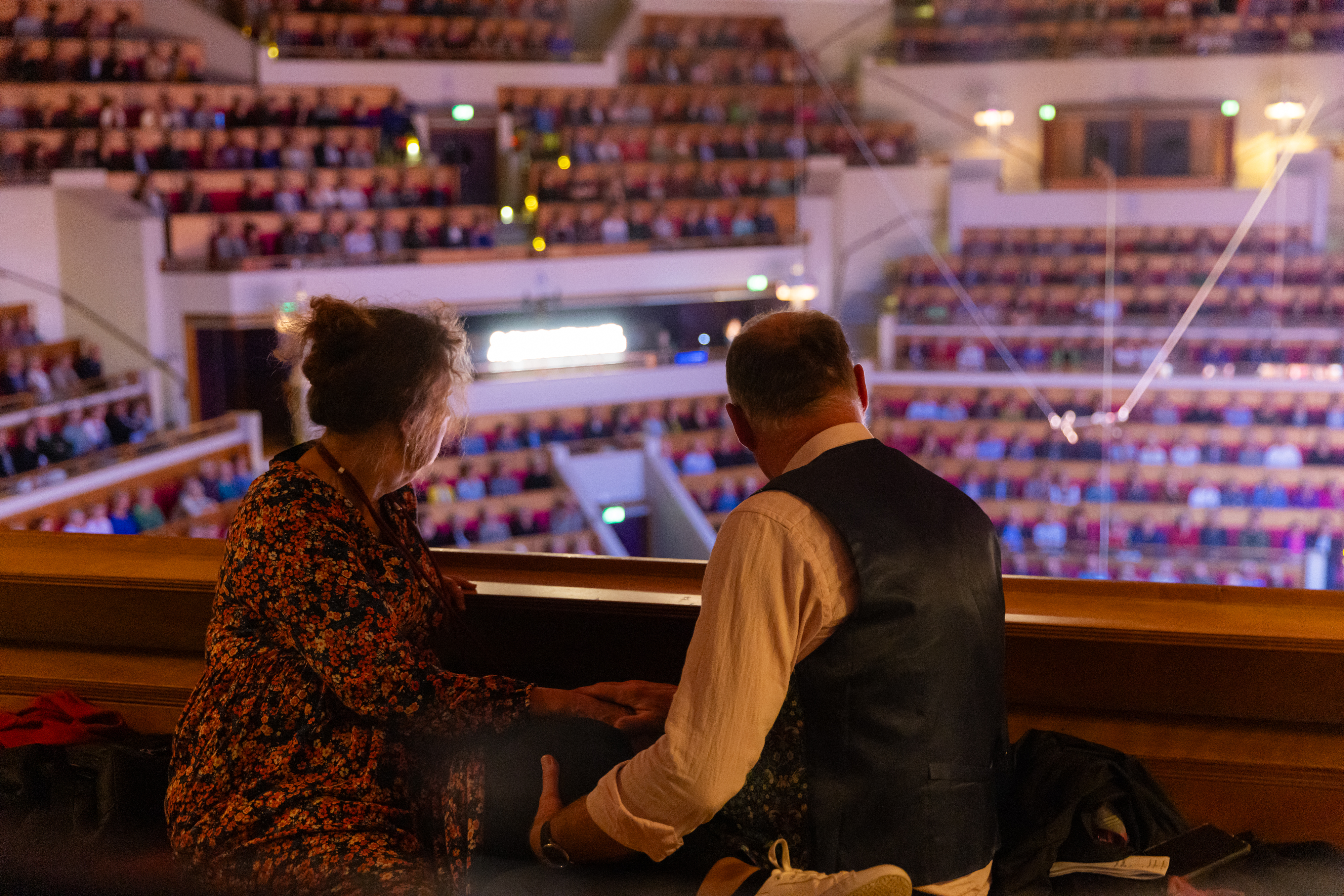 Model.HeaderVisualTitle