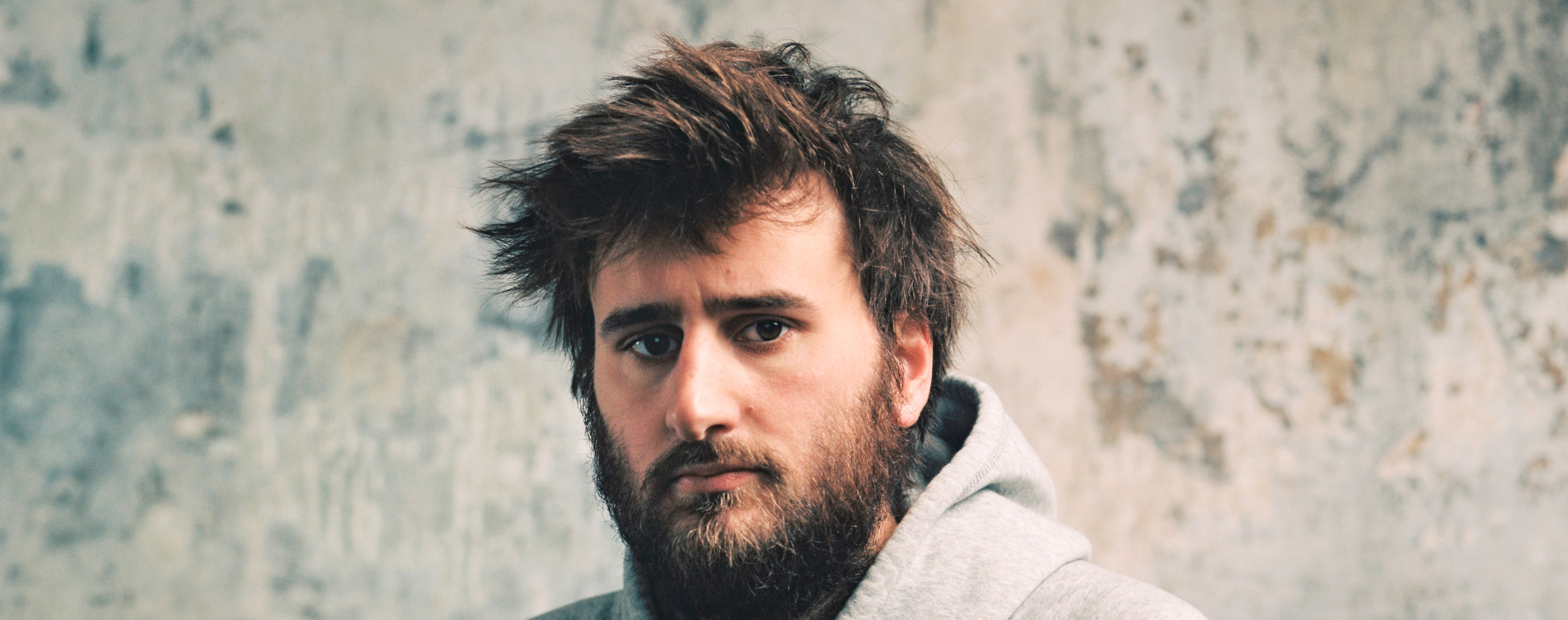 Model.HeaderVisualTitle