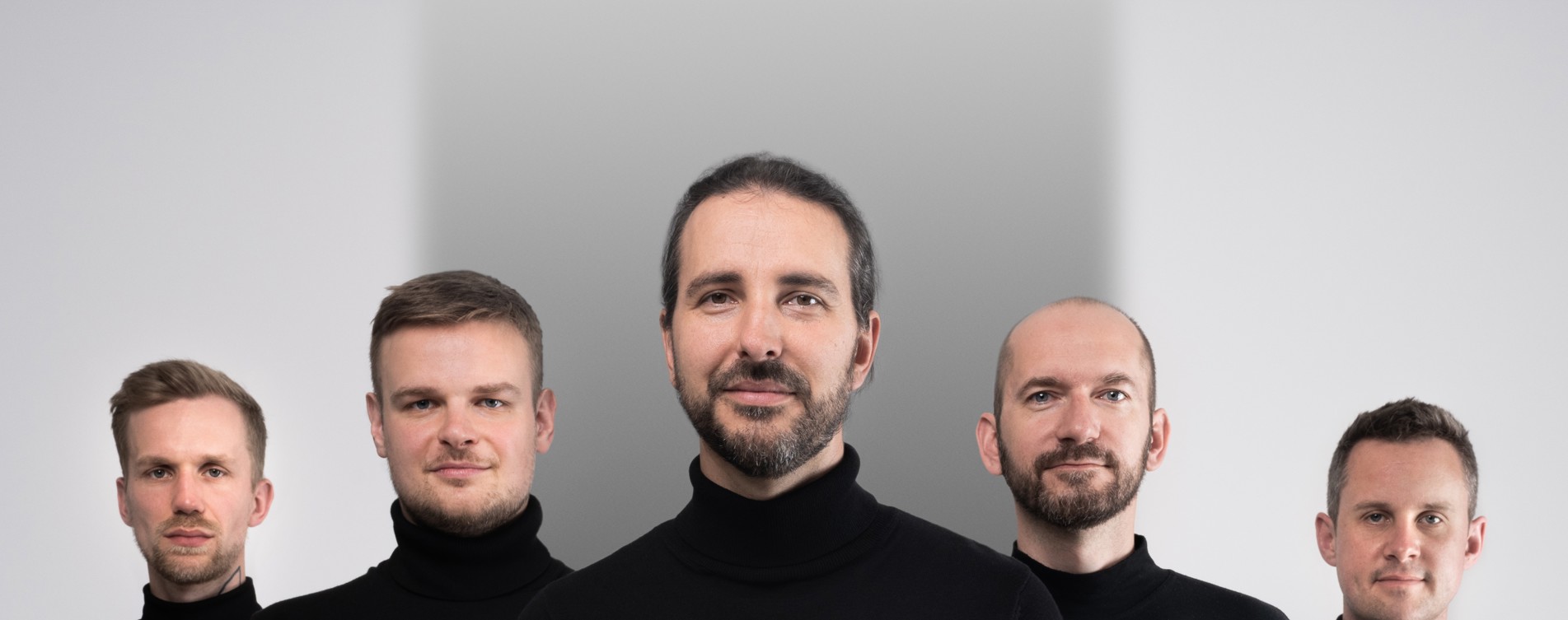 Model.HeaderVisualTitle