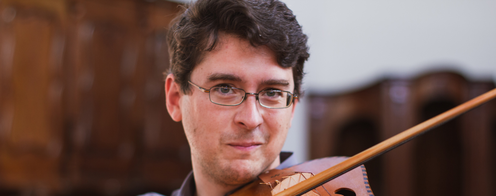 Model.HeaderVisualTitle