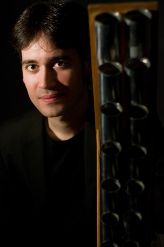 Model.HeaderVisualTitle