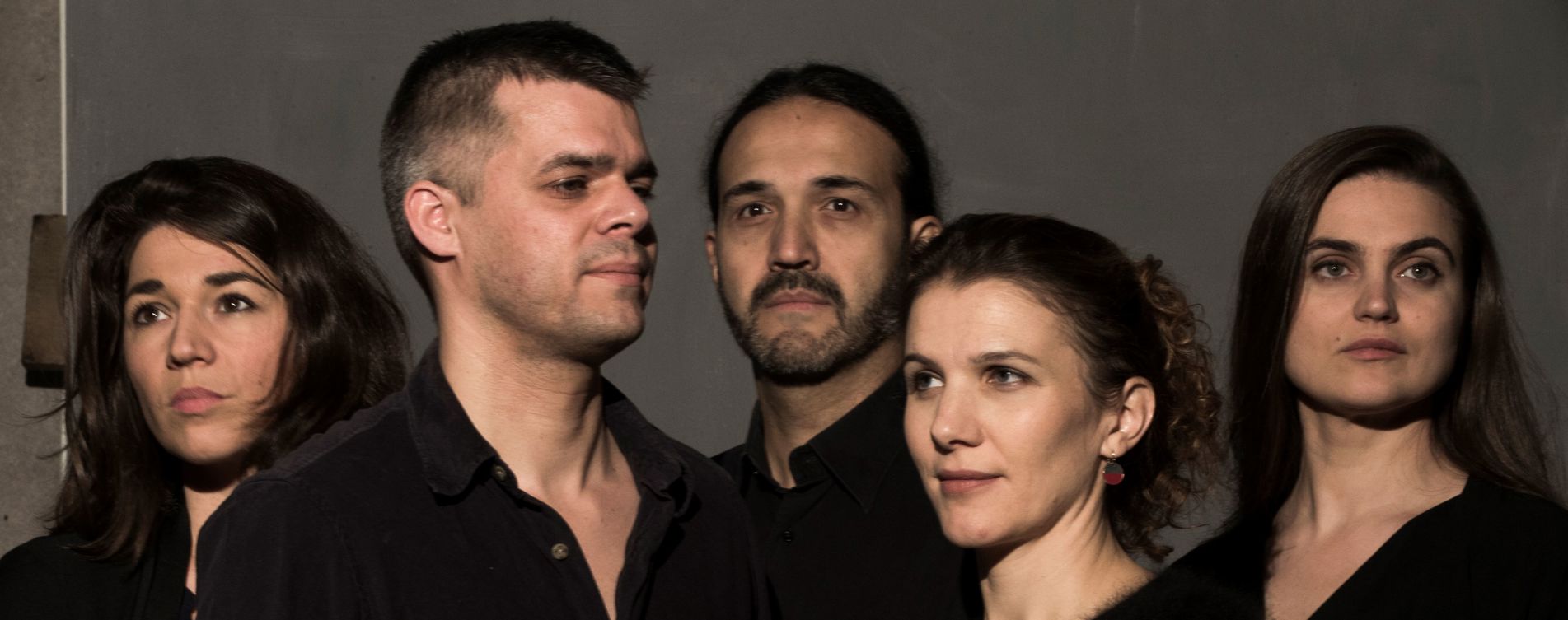 Model.HeaderVisualTitle