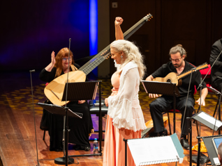 L'arpeggiata & Malena Ernmann © Marieke Wijntjes